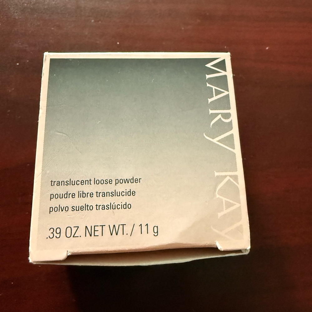 Brand NWT Mary Kay Translucent Loose Powder